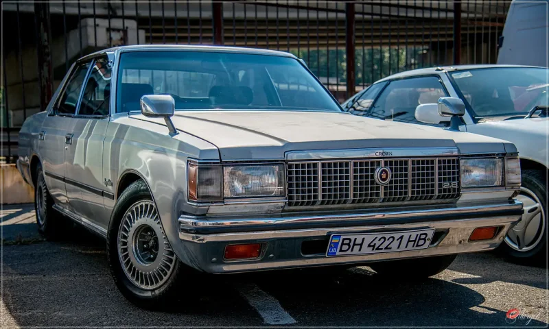 Тойота Crown 1990