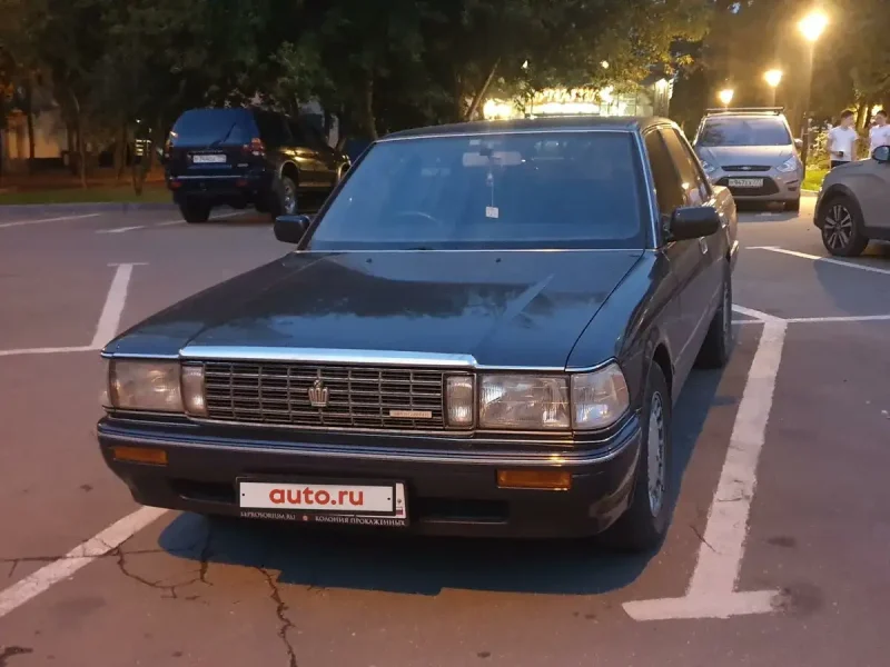 Toyota Crown 1990 White