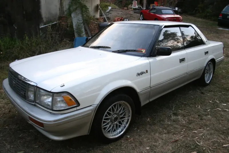Toyota Crown s90