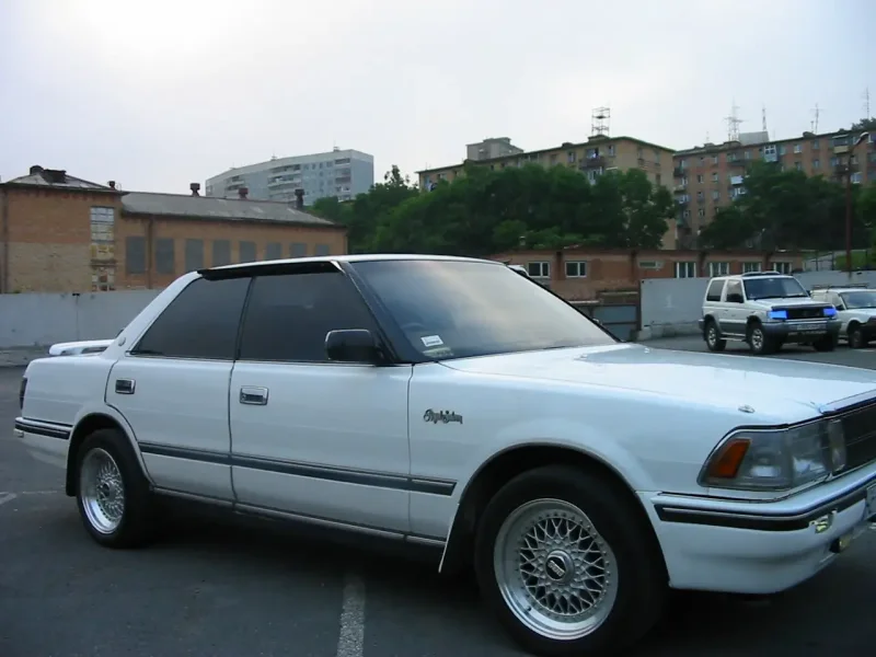 Тойота Краун 1990