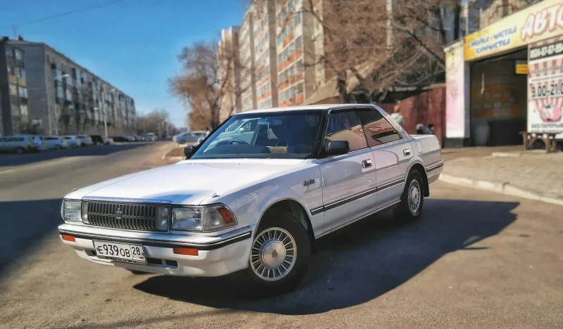 Toyota Crown s130
