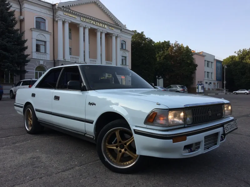 Toyota Crown 1989