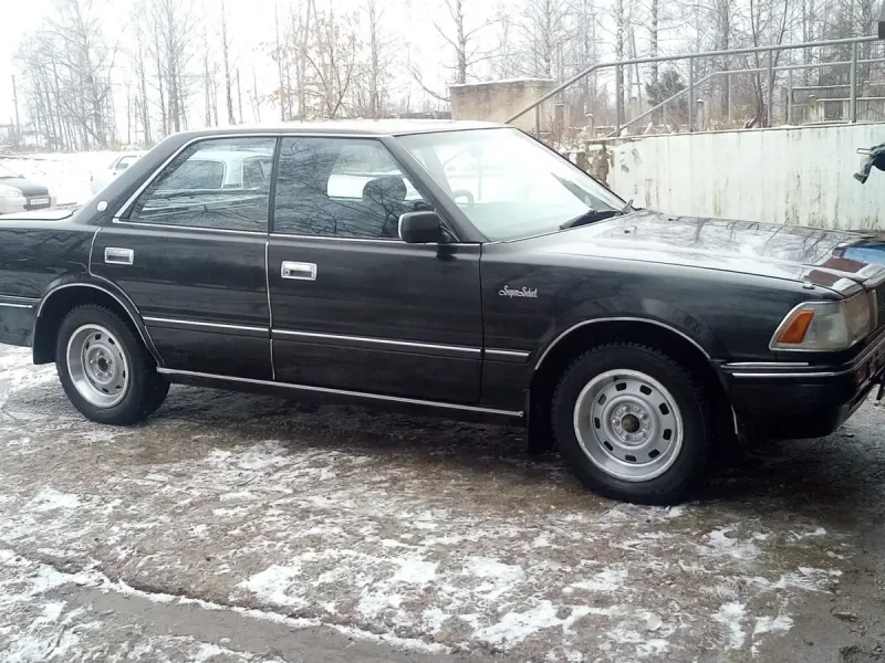 Toyota Crown s130 1989