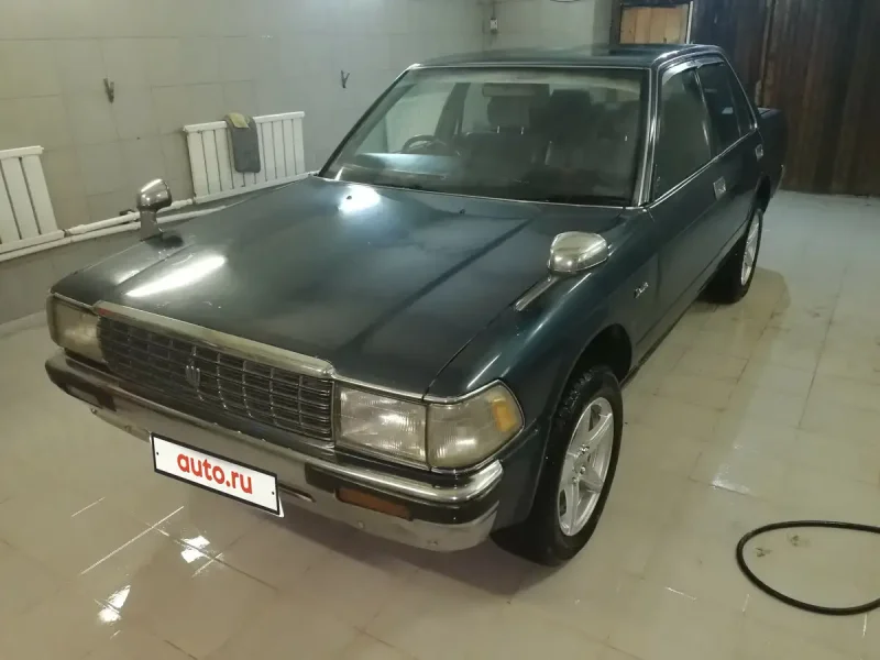 Тойота Кроун седан 1989