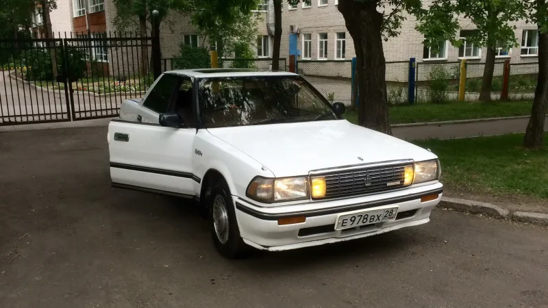 Toyota Crown s130