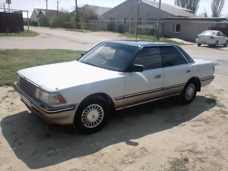 Toyota Crown 1989