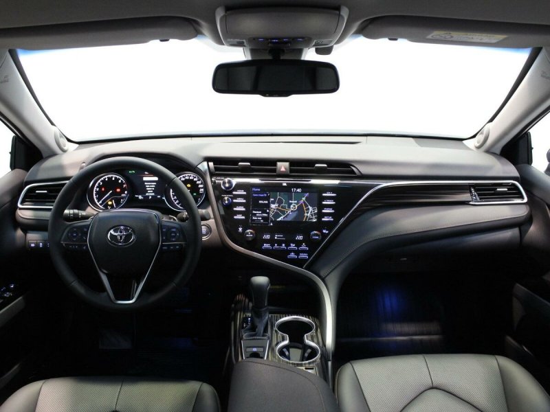 Toyota Camry xv70 салон