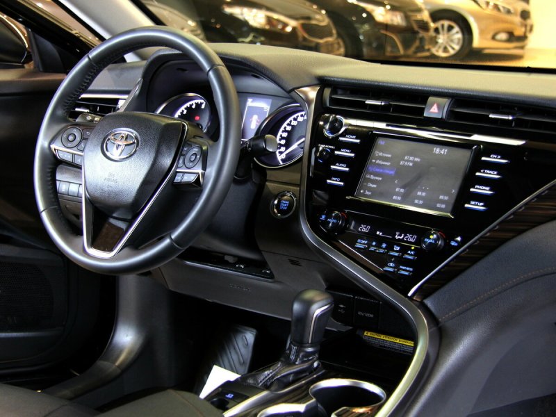 Toyota Camry 70 салон