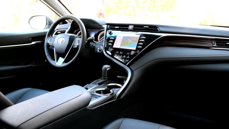 Toyota Camry xv70 салон