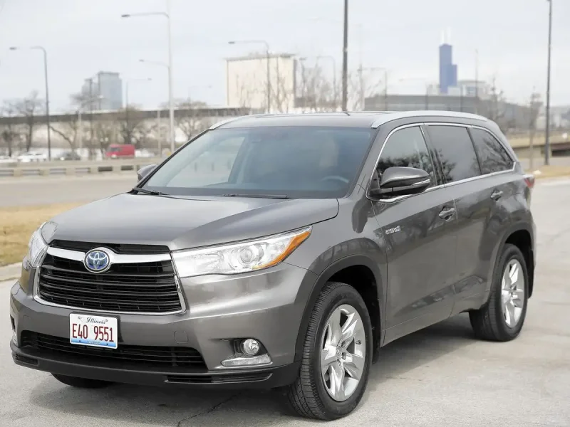 Toyota Highlander 2014 Side view