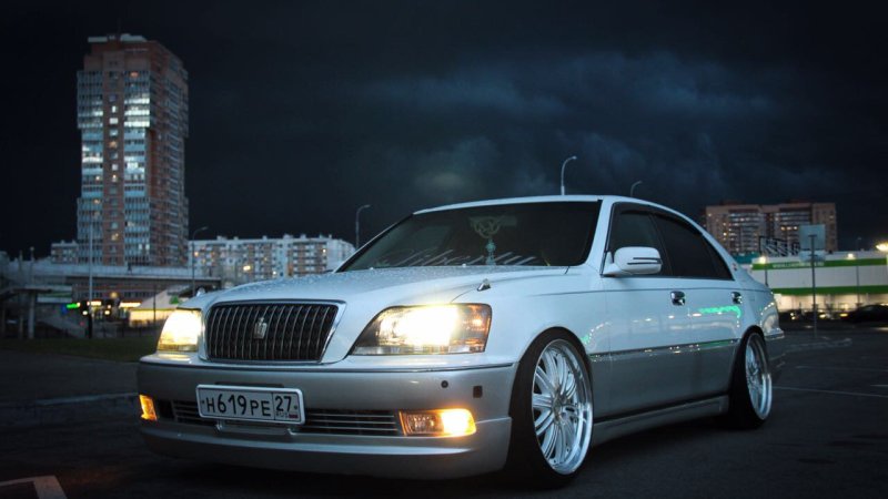 Toyota Crown Majesta 2000