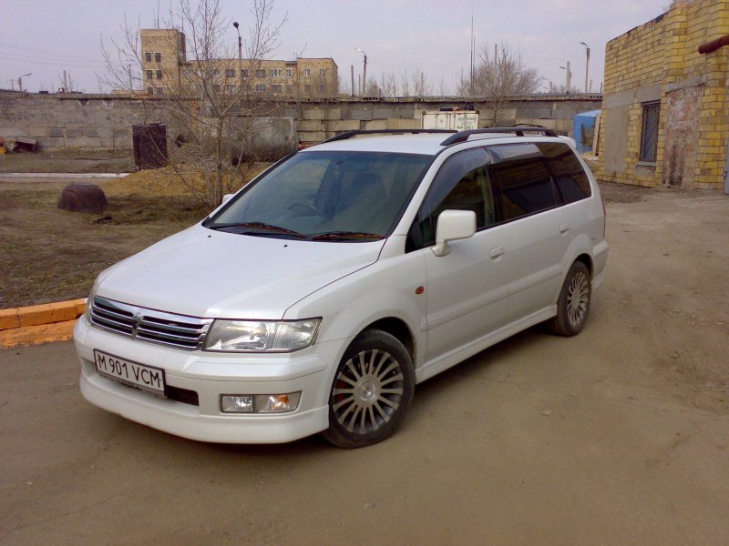 Mitsubishi Chariot Grandis