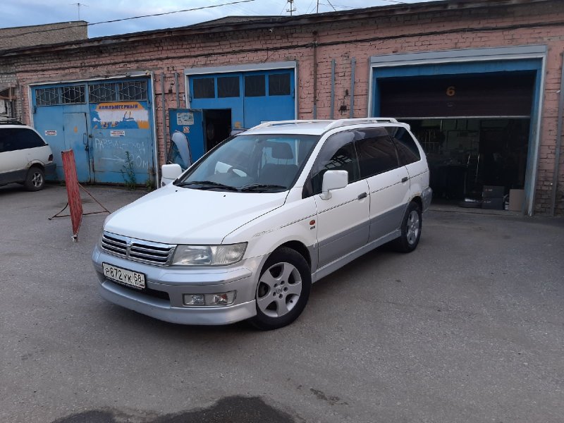 Mitsubishi Chariot Grandis