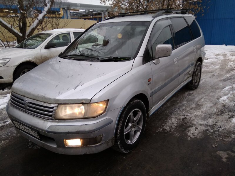 Mitsubishi Chariot Grandis 1998