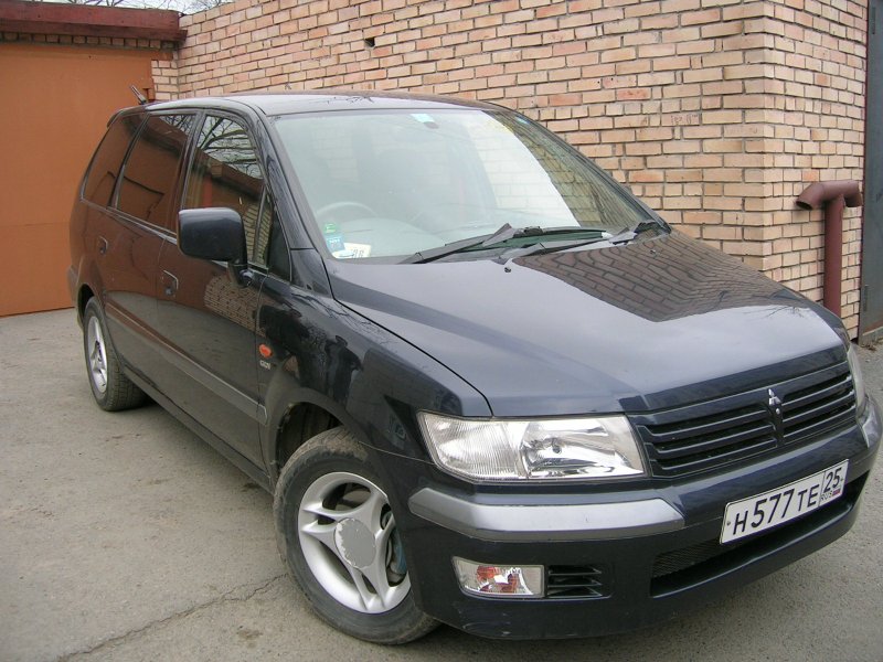 Митсубиси Chariot Grandis