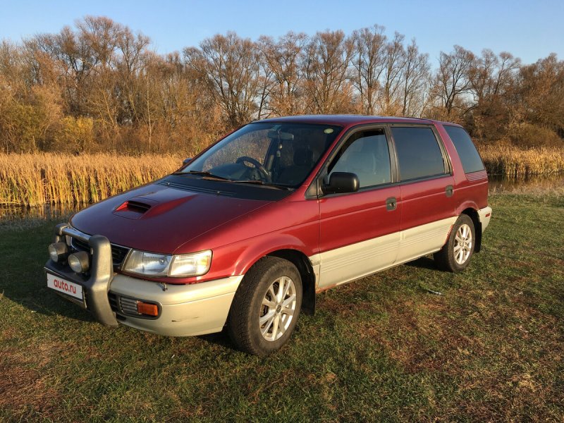Mitsubishi Chariot Grandis 1999 обзор салона