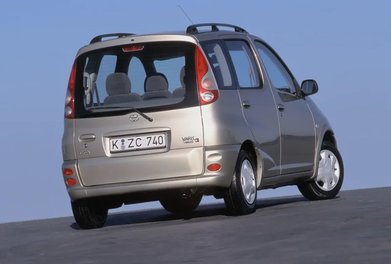 Toyota Yaris Verso 2001