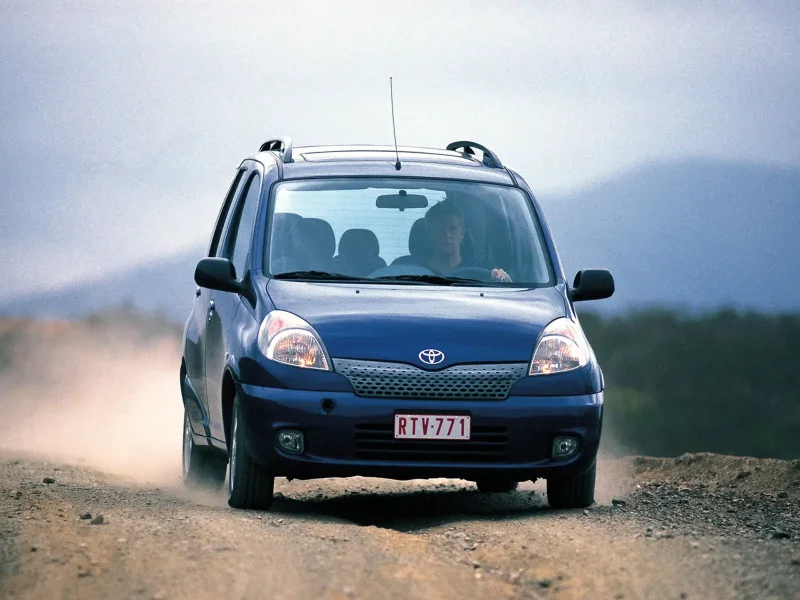 Toyota Yaris Verso 2003