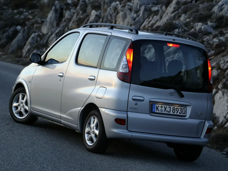 Toyota Yaris Verso 2000