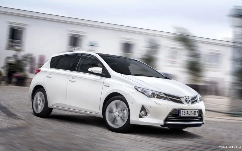 Toyota Auris Hybrid 2012