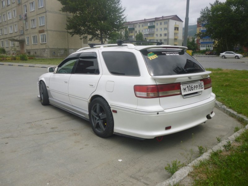 Toyota Mark 2 Qualis