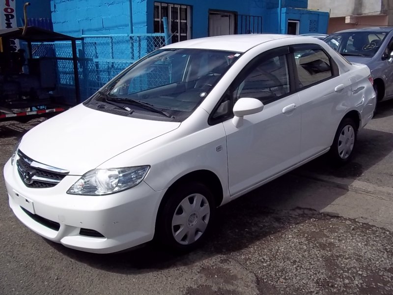 Honda Fit Aria 2012
