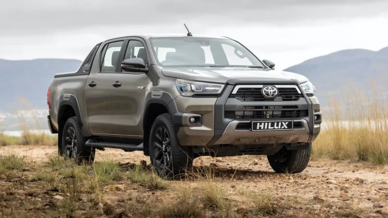 Тойота Hilux 2016