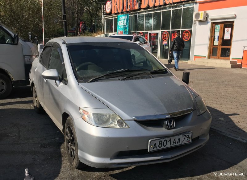 Honda Fit Aria 2006