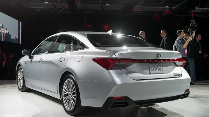 Toyota Camry v77