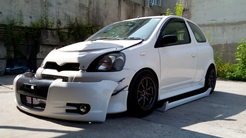 Toyota Vitz RS 2000