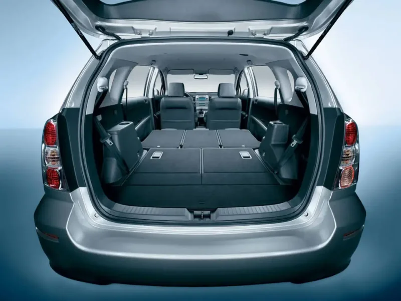 Toyota Avensis Verso трансформация салона