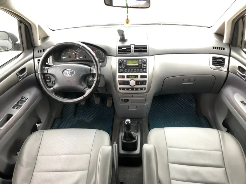 Авенсис версо 2001