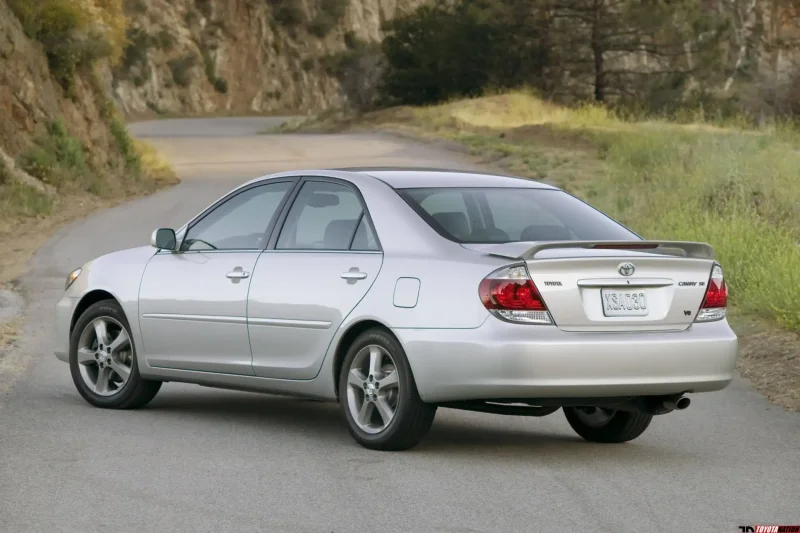 Toyota Camry 2004 года