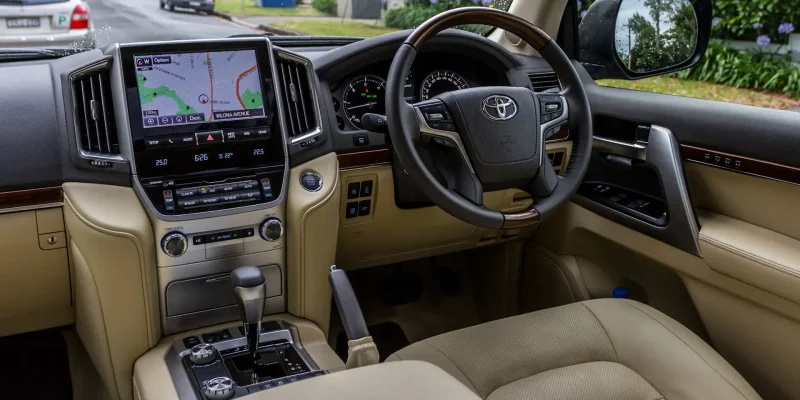 Toyota Land Cruiser 100 Cygnus