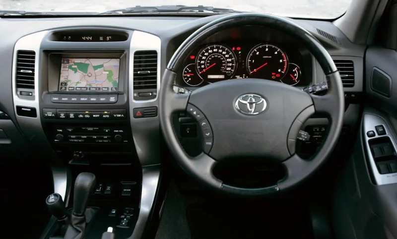 Toyota Land Cruiser 120 салон