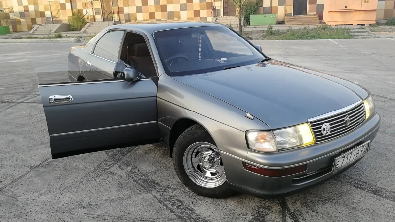 Toyota Crown s140