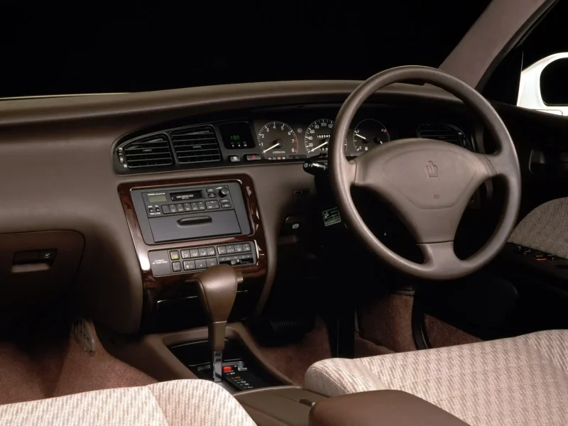 Toyota Crown 140