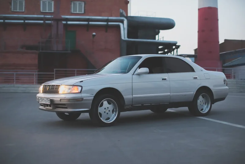 Toyota Crown w140