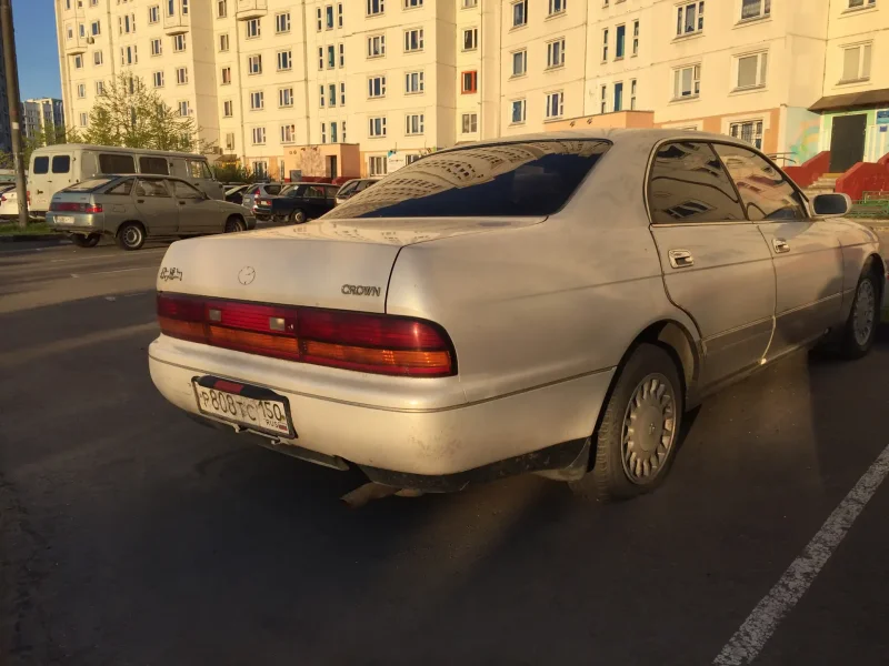 Toyota Crown 140