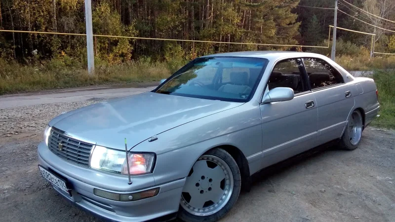 Toyota Crown 140 кузов