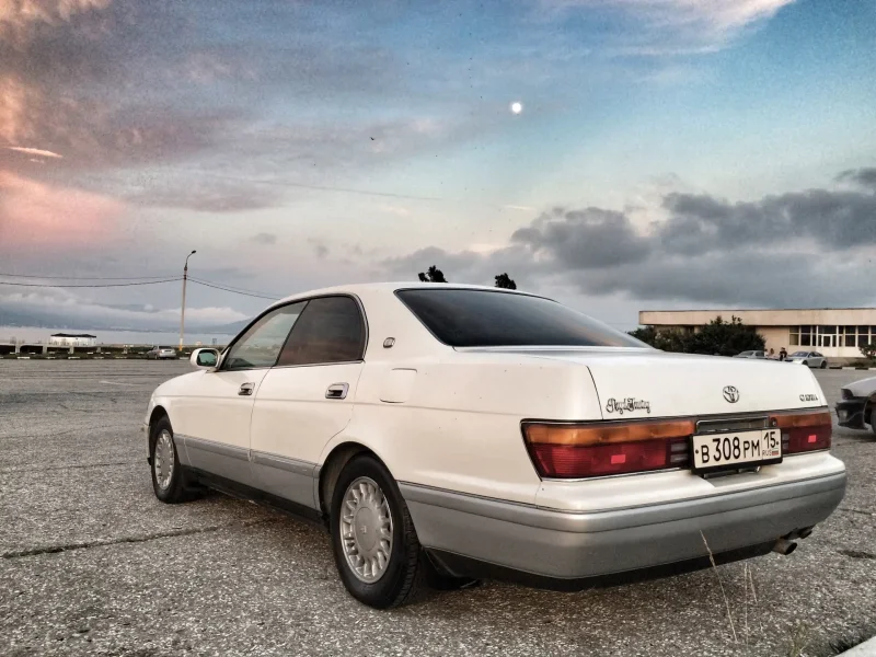 Toyota Crown Majesta s140