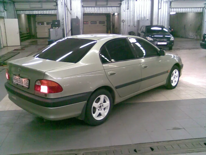 Авенсис 220 кузов