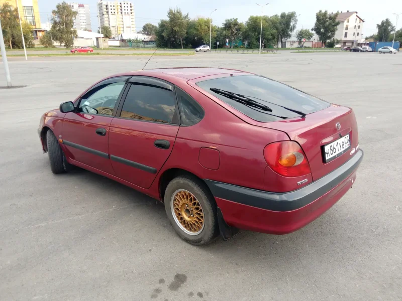 Toyota Avensis i седан 1997 – 2002