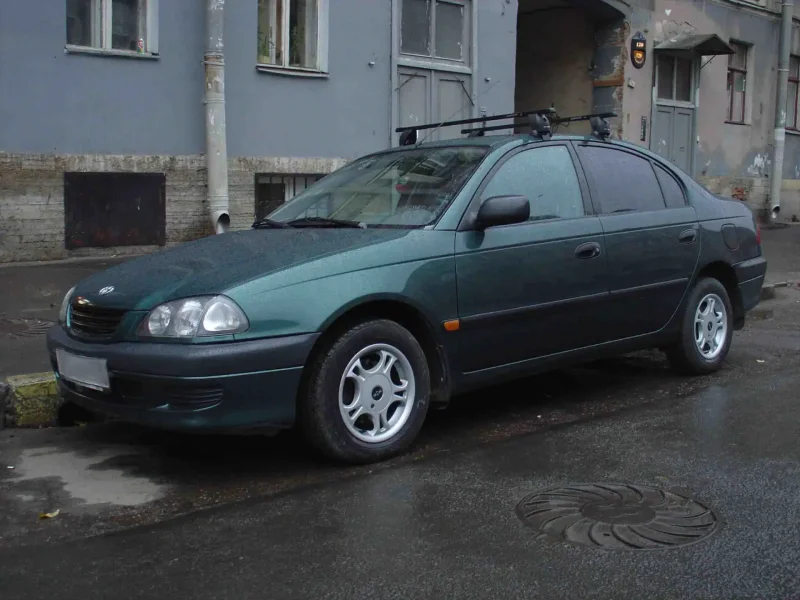 Тойота Авенсис 1999г