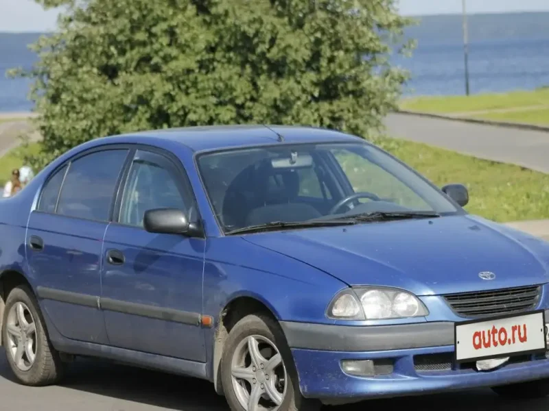 Пацанский Авенсис 2001