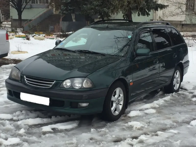 Спойлер Тойота Авенсис 220 кузов