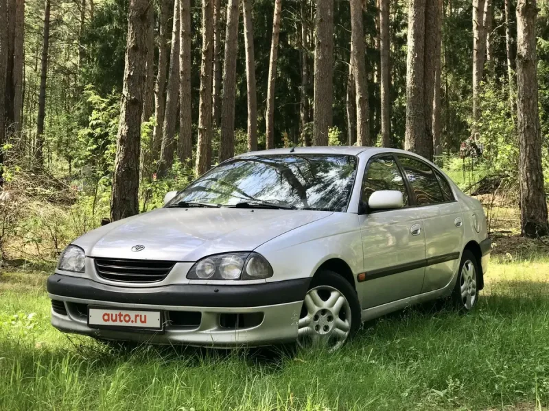 Тойота Авенсис 1999