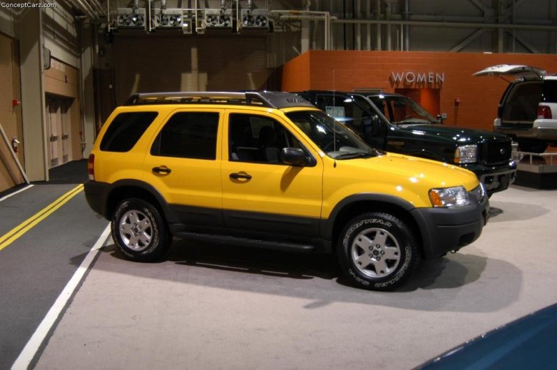 Ford Maverick Escape жёлтого цвета
