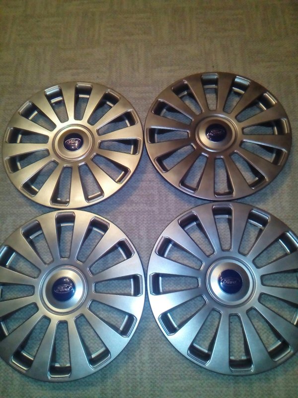 Колпак колеса r15 Ford 1345444
