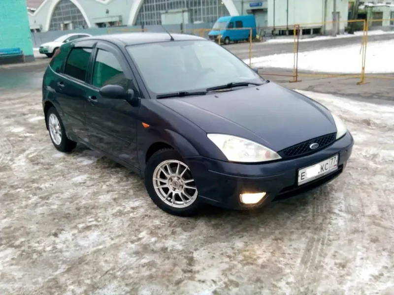 Ford Focus 2004 хэтчбек